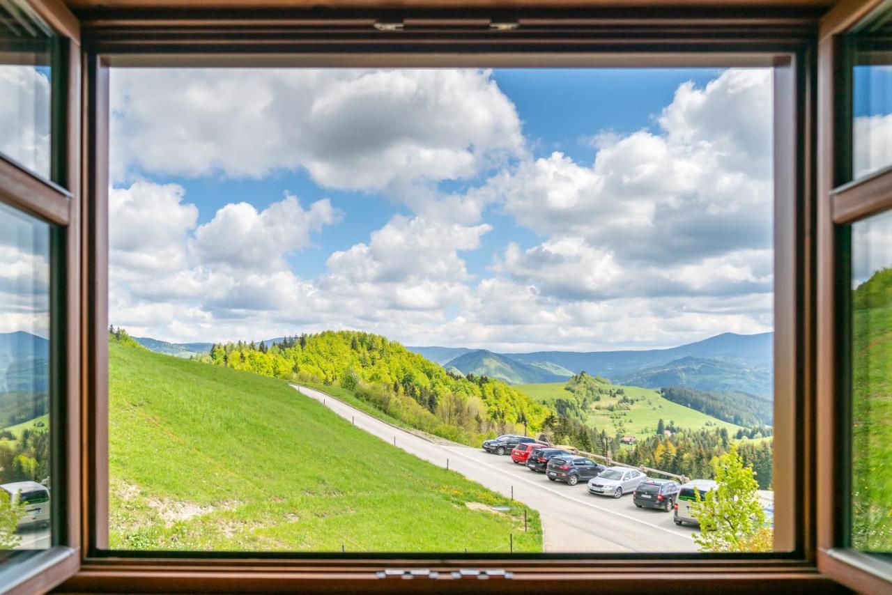 Salas Syrex Zazriva Bagian luar foto